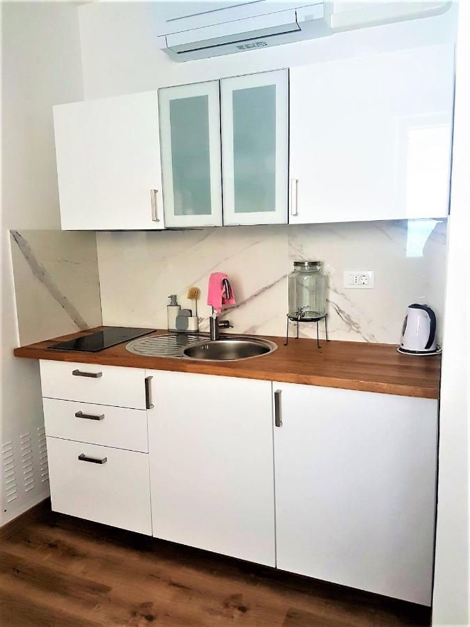 Apartma Soncek Izola Exteriör bild